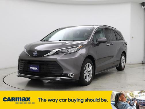 2023 Toyota Sienna Woodland Edition