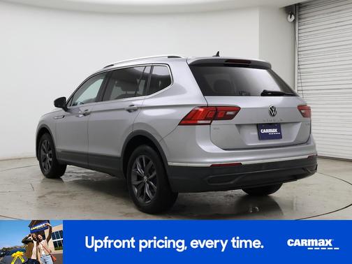 Gray 2022 Volkswagen Tiguan SE