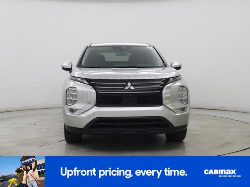 Silver 2022 Mitsubishi Outlander ES