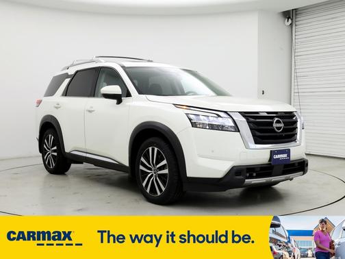 2023 Nissan Pathfinder Platinum