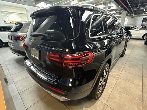 2025 Mercedes-Benz GLB 250 