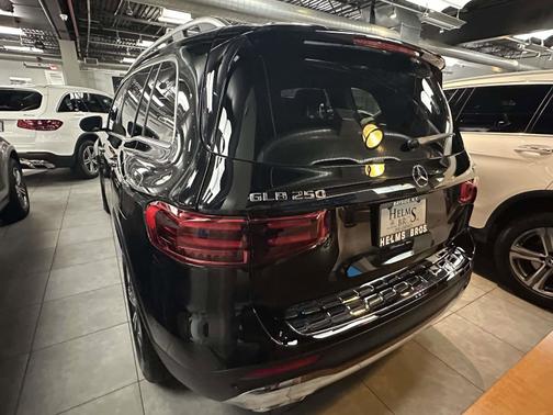 2025 Mercedes-Benz GLB 250 