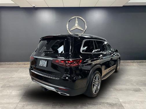 2025 Mercedes-Benz GLS 450