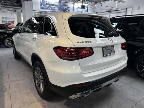 2021 Mercedes-Benz GLC 300