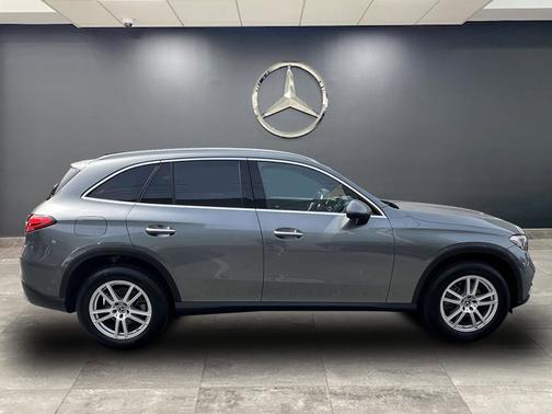2023 Mercedes-Benz GLC 300 