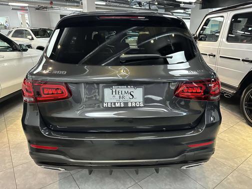 2022 Mercedes-Benz GLC 300