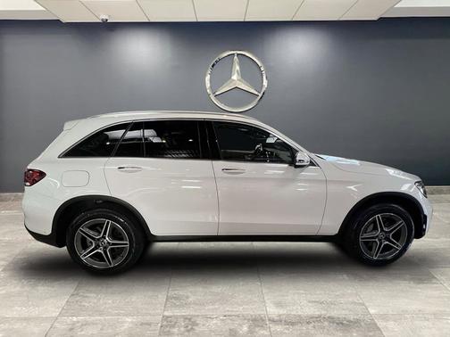2022 Mercedes-Benz GLC 300 