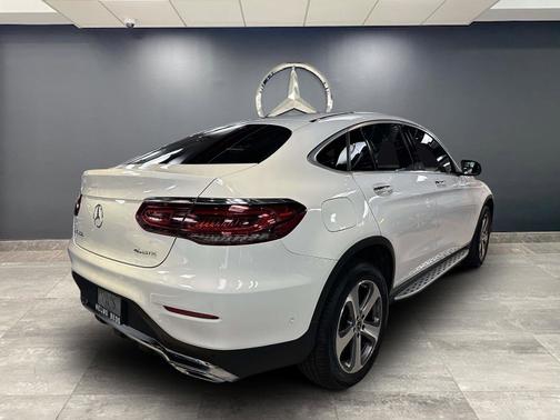 2022 Mercedes-Benz GLC 300 