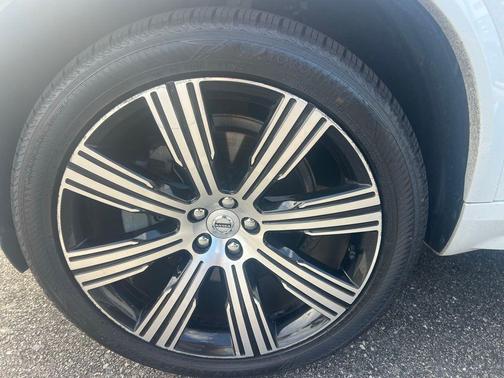 2022 Volvo XC90 T6 Inscription