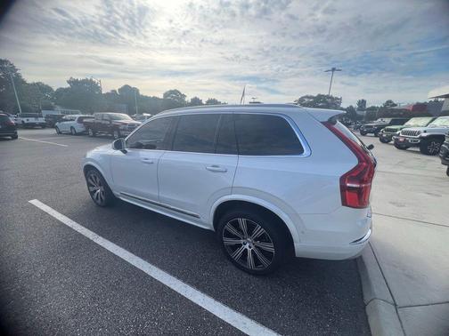 2022 Volvo XC90 T6 Inscription