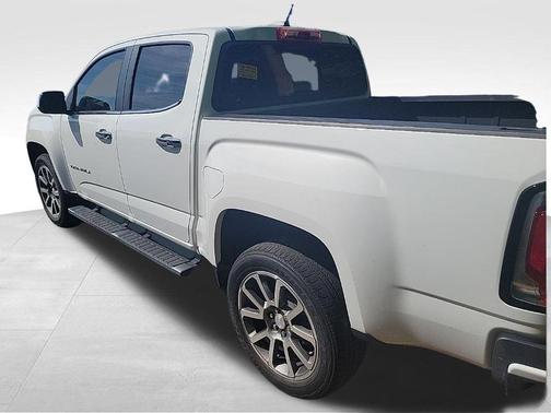 Summit White 2022 GMC Canyon Denali
