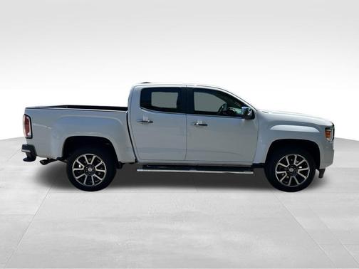 Summit White 2022 GMC Canyon Denali