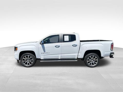 Summit White 2022 GMC Canyon Denali