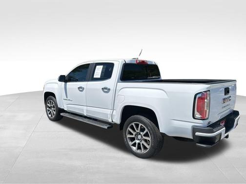 Summit White 2022 GMC Canyon Denali