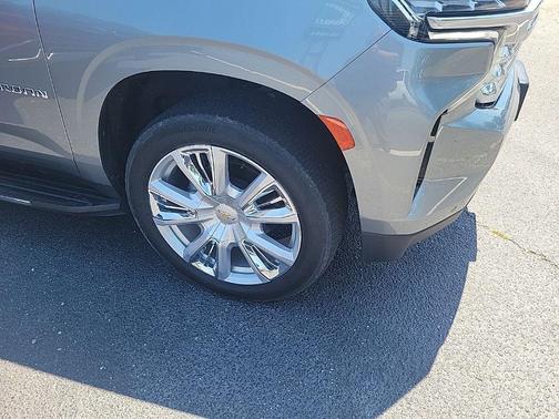 Sterling Gray Metallic 2024 Chevrolet Suburban 4WD High Country
