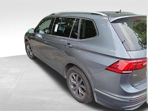 Pyrite Silver Metallic 2023 Volkswagen Tiguan 2.0T SE