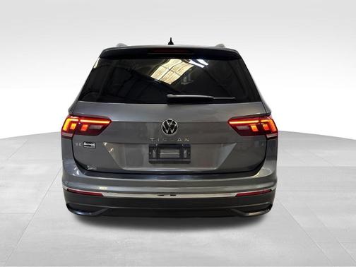Pyrite Silver Metallic 2023 Volkswagen Tiguan 2.0T SE
