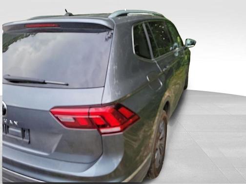 Pyrite Silver Metallic 2023 Volkswagen Tiguan 2.0T SE