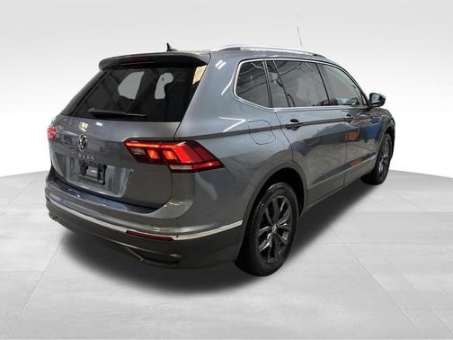 Pyrite Silver Metallic 2023 Volkswagen Tiguan 2.0T SE