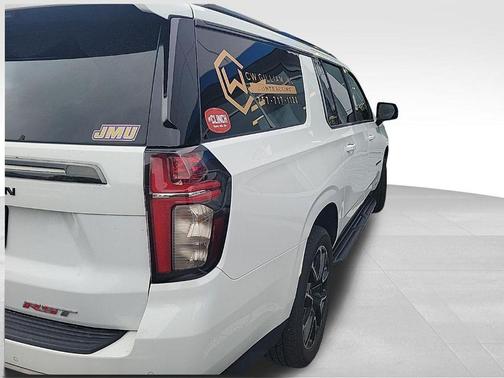 Summit White 2022 Chevrolet Suburban RST