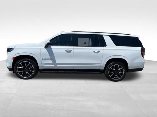 Summit White 2022 Chevrolet Suburban RST