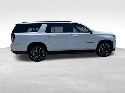 Summit White 2022 Chevrolet Suburban RST