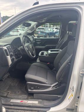Summit White 2017 Chevrolet Silverado 1500 2LT
