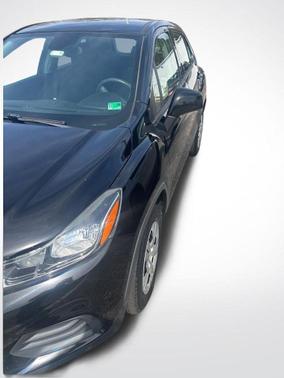 Mosaic Black Metallic 2017 Chevrolet Trax LS