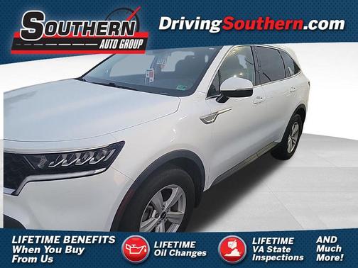 Glacial White Pearl 2022 Kia Sorento LX