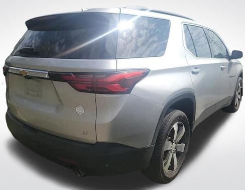 Silver Ice Metallic 2022 Chevrolet Traverse LT Leather