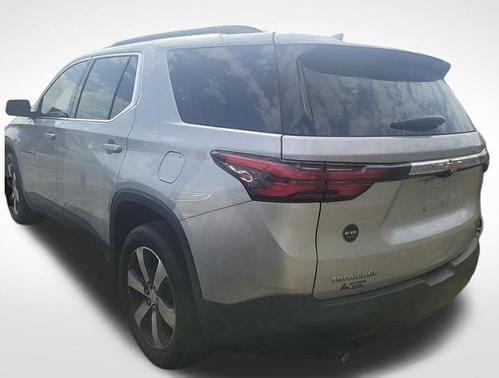 Silver Ice Metallic 2022 Chevrolet Traverse LT Leather