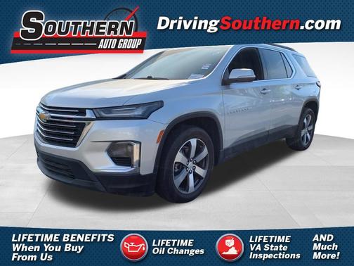 Silver Ice Metallic 2022 Chevrolet Traverse LT Leather