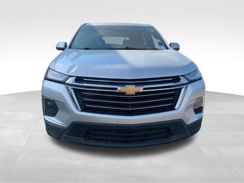 Silver Ice Metallic 2022 Chevrolet Traverse LT Leather