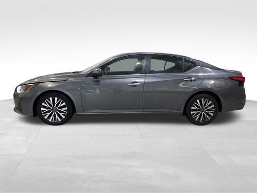 Gun Metallic 2024 Nissan Altima 2.5 SV