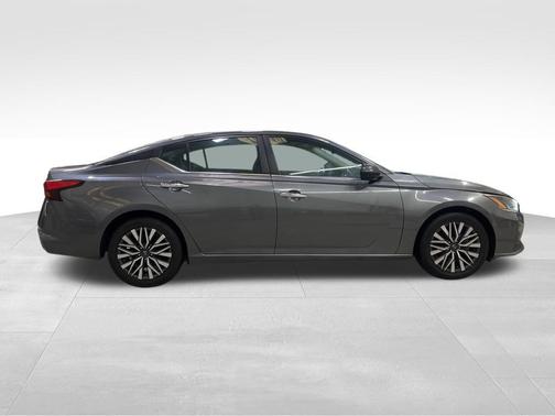 Gun Metallic 2024 Nissan Altima 2.5 SV