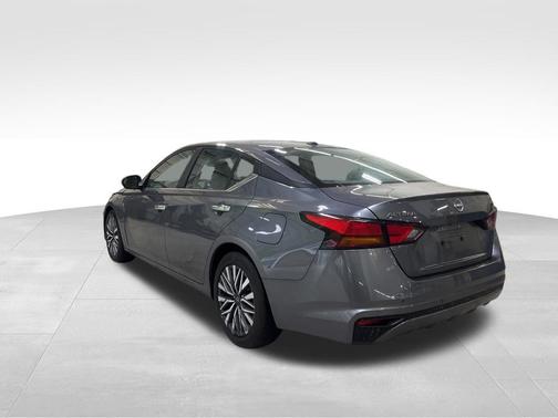 Gun Metallic 2024 Nissan Altima 2.5 SV