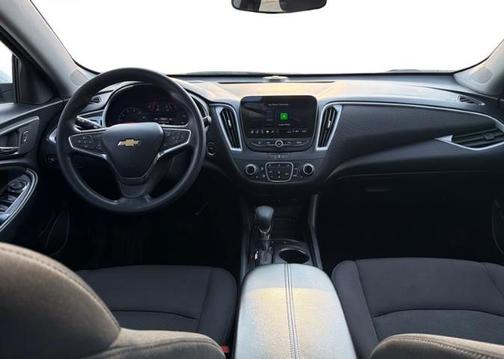 Summit White 2024 Chevrolet Malibu FWD 1LT