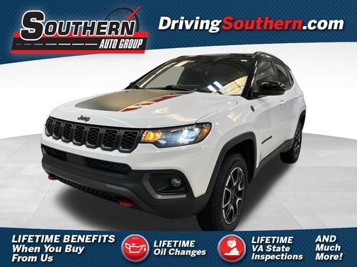 Bright White Clearcoat 2025 Jeep Compass Trailhawk