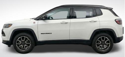 Bright White Clearcoat 2025 Jeep Compass Trailhawk