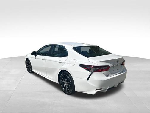 Ice Cap 2024 Toyota Camry SE