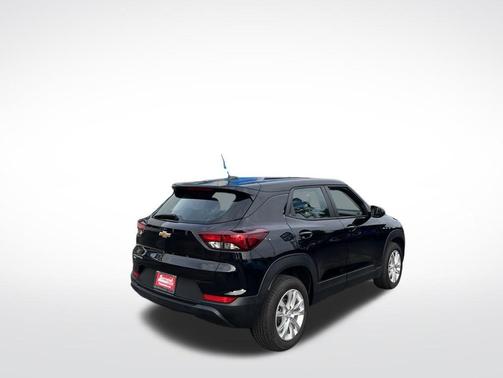 Mosaic Black Metallic 2023 Chevrolet Trailblazer LS
