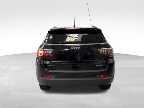 Diamond Black Crystal Pearlcoat 2021 Jeep Compass Sport