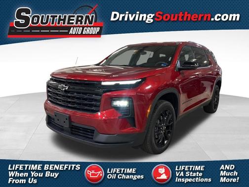 Radiant Red Tintcoat 2025 Chevrolet Traverse LT