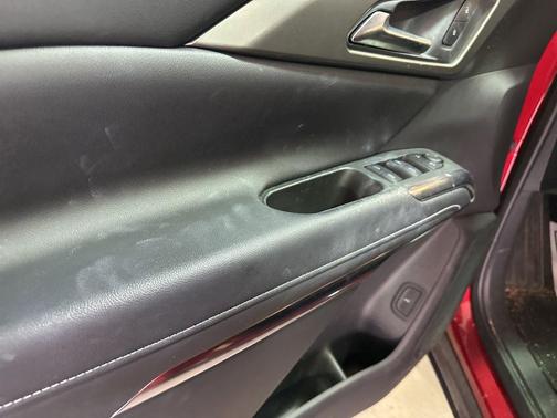 Radiant Red Tintcoat 2025 Chevrolet Traverse LT