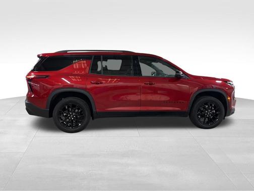 Radiant Red Tintcoat 2025 Chevrolet Traverse LT