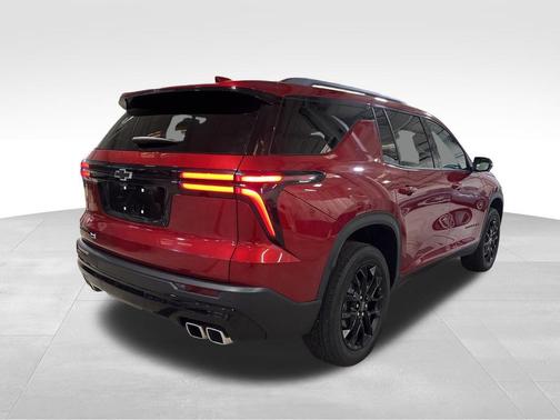 Radiant Red Tintcoat 2025 Chevrolet Traverse LT