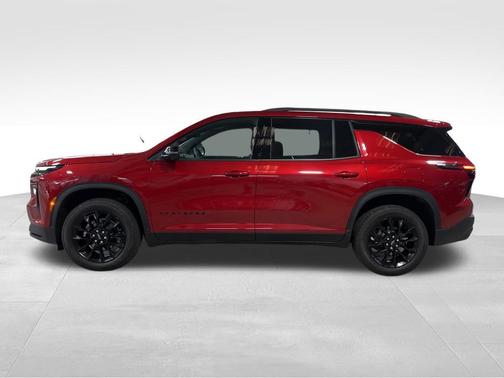 Radiant Red Tintcoat 2025 Chevrolet Traverse LT