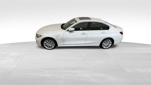 2024 BMW 330e xDrive