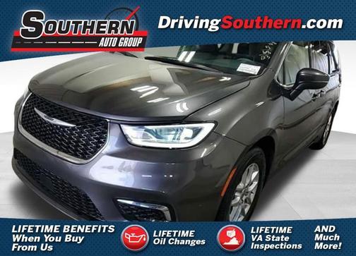 Crystal Metallic 2023 Chrysler Pacifica Touring L