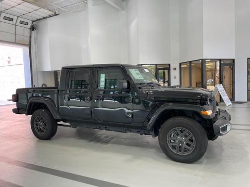 2024 Jeep Gladiator Sport S